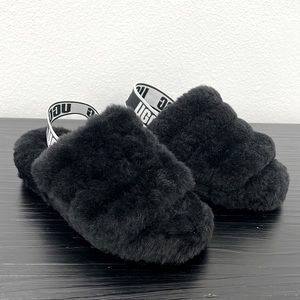 UGG Women’s Fluff Yeah Size 5 Black Fuzzy Slipper